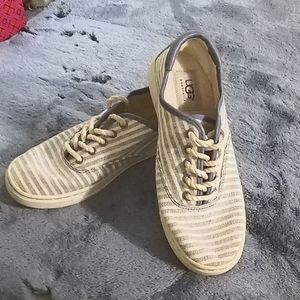 Woman's Canvas Ugg's Size 6